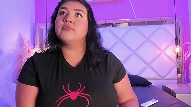 Snapshot of Dojaaiisha chatting on 02-12-26, 11:33 Dojaaiisha online show from 02-12-26, 11:33