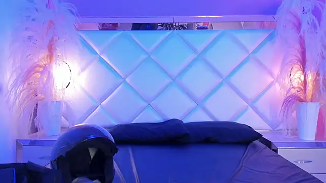 Snapshot of Dojaaiisha chatting on 03-07-26, 11:24 Dojaaiisha online show from 03-07-26, 11:24