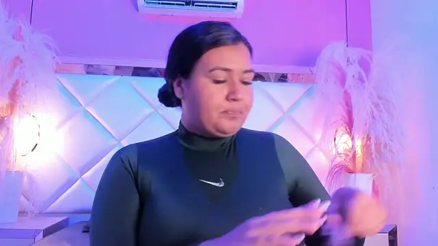 Snapshot of Dojaaiisha chatting on 03-09-26, 11:53 Dojaaiisha online show from 03-09-26, 11:53