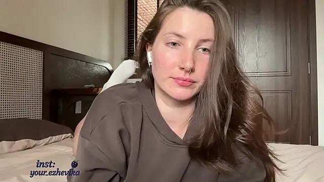 Snapshot of ItsEzheVika chatting on 02-02-26, 08:02 ItsEzheVika online show from 02-02-26, 08:02