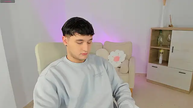 Snapshot of Massimo_Fiore chatting on 02-10-26, 09:08 Massimo Fiore online show from 02-10-26, 09:08