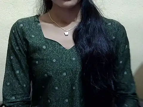 Snapshot of Khushi_v chatting on 02-13-26, 03:08 Khushi v online show from 02-13-26, 03:08