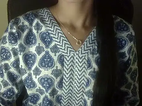 Snapshot of Khushi_v chatting on 03-03-26, 07:20 Khushi v online show from 03-03-26, 07:20