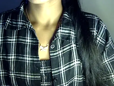 Snapshot of Khushi_v chatting on 03-07-26, 04:48 Khushi v online show from 03-07-26, 04:48