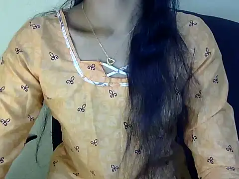 Snapshot of Khushi_v chatting on 03-09-26, 04:33 Khushi v online show from 03-09-26, 04:33