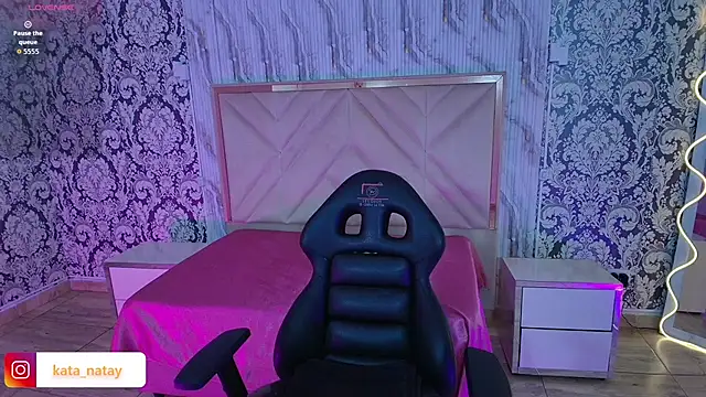 Snapshot of Laulin_tay chatting on 02-09-26, 04:05 Laulin tay online show from 02-09-26, 04:05