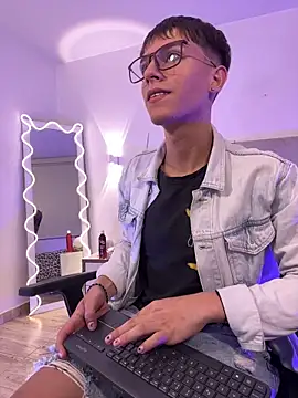 EVAN TAY online show from 02-01-26, 03:05