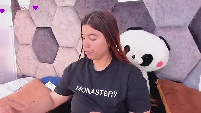 Snapshot of DulceJones chatting on 03-05-26, 10:39 DulceJones online show from 03-05-26, 10:39