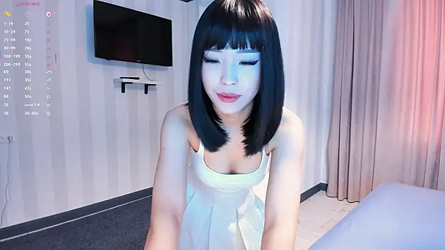 laumalove online show from 02-06-26, 05:12