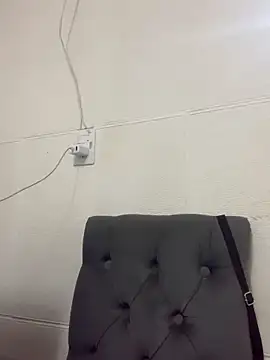 Snapshot of Jimena_luvv chatting on 02-25-26, 02:43 Jimena luvv online show from 02-25-26, 02:43