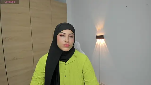 LAY LA  online show from 06-12-26, 09:46