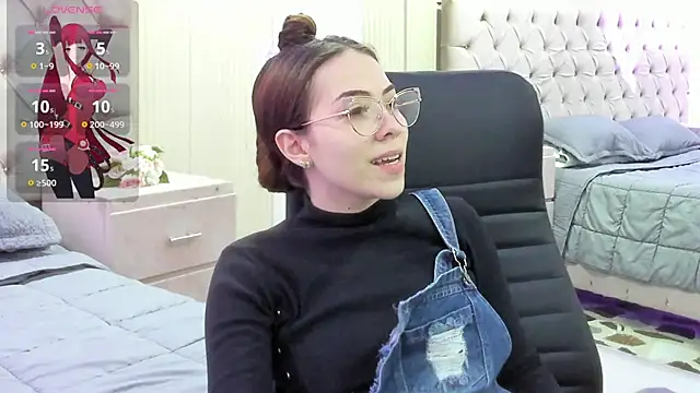 Snapshot of lizzyrossie chatting on 06-13-26, 09:46 lizzyrossie online show from 06-13-26, 09:46