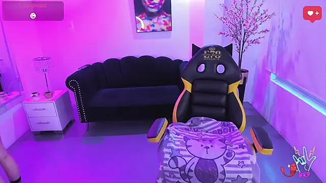 Victoria  doll online show from 08-07-26, 11:45