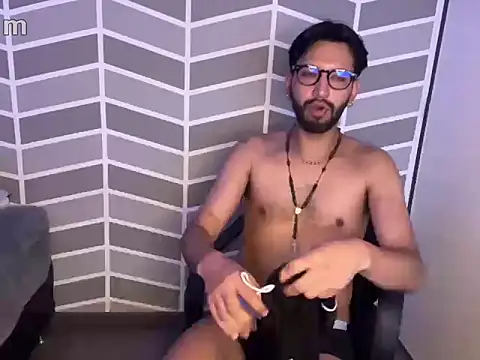 thomass1018 online show from 02-11-26, 04:01