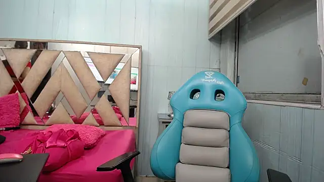 allison max tattoo online show from 02-22-26, 01:07