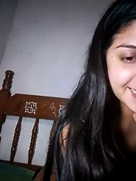 Snapshot of mariposaros4 chatting on 07-17-26, 04:41 mariposaros4 online show from 07-17-26, 04:41