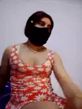 Snapshot of banouti28 chatting on 06-22-26, 12:24 banouti28 online show from 06-22-26, 12:24