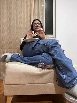 Snapshot of Violetta_pinkk1 chatting on 02-14-26, 03:25 Violetta pinkk1 online show from 02-14-26, 03:25