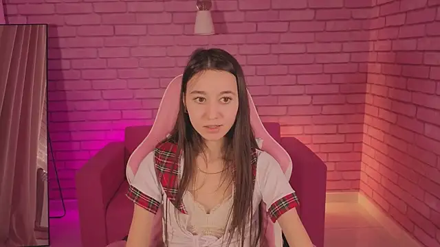 Snapshot of Nicole_Brownie chatting on 02-13-26, 08:32 Nicole Brownie online show from 02-13-26, 08:32