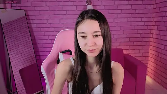 Snapshot of Nicole_Brownie chatting on 03-10-26, 08:08 Nicole Brownie online show from 03-10-26, 08:08