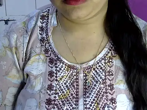 Cute Aliyaa online show from 06-18-26, 01:37