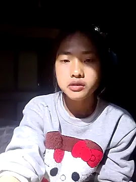 Hoa-tuylip online show from 03-06-26, 01:29