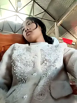 Hoa-tuylip online show from 03-18-26, 04:59