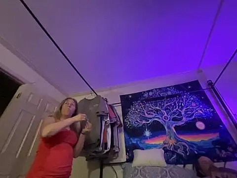Sunflower0025 online show from 05-17-26, 10:06