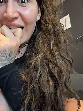 Snapshot of TattooGirlAlia chatting on 07-03-26, 11:27 TattooGirlAlia online show from 07-03-26, 11:27
