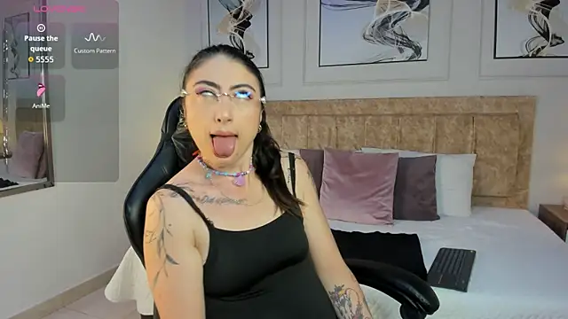 Snapshot of hanna_daze chatting on 03-13-26, 03:13 hanna daze online show from 03-13-26, 03:13