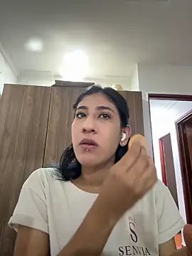 Snapshot of Violet_rousse7 chatting on 02-22-26, 12:34 Violet rousse7 online show from 02-22-26, 12:34