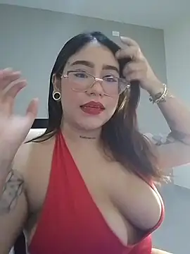 Snapshot of Helll_girll chatting on 02-14-26, 04:31 Helll girll online show from 02-14-26, 04:31