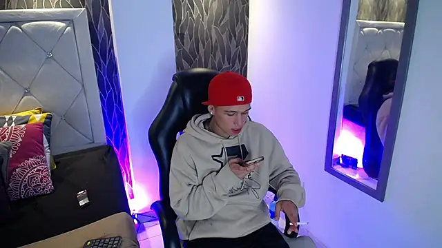 Snapshot of Dominik_Souza chatting on 02-04-26, 03:34 Dominik Souza online show from 02-04-26, 03:34