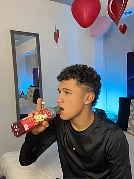 Snapshot of Dominik_Souza chatting on 03-05-26, 07:54 Dominik Souza online show from 03-05-26, 07:54