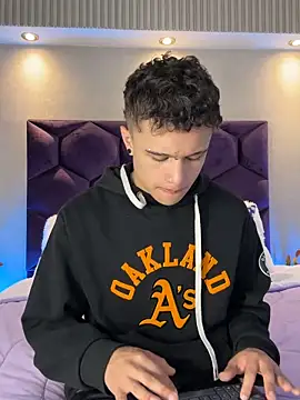 Dominik Souza online show from 05-20-26, 03:51