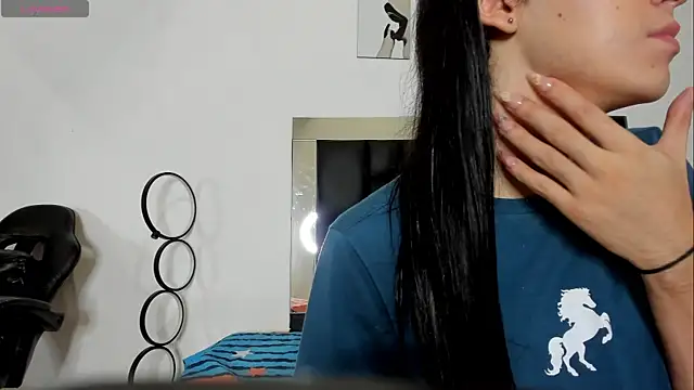 Snapshot of Isabella_Moon9 chatting on 07-27-26, 11:28 Isabella Moon9 online show from 07-27-26, 11:28