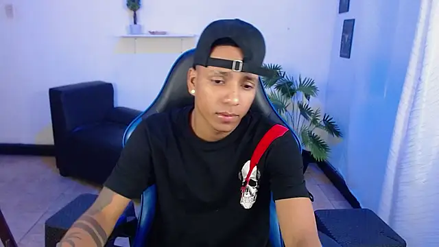 Snapshot of ostinn18 chatting on 03-07-26, 02:03 ostinn18 online show from 03-07-26, 02:03