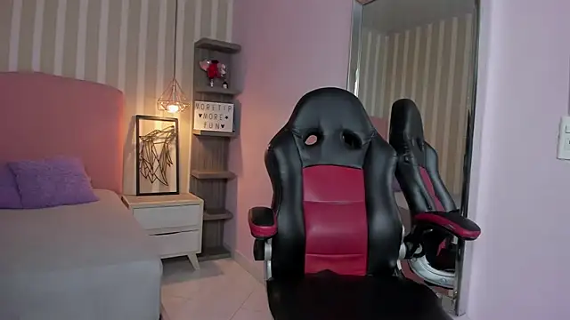 Snapshot of HELEN_DAVIS4 chatting on 01-31-26, 07:11 HELEN DAVIS4 online show from 01-31-26, 07:11