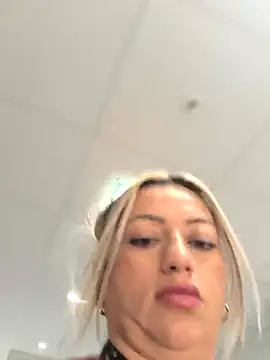 Snapshot of NinaRicci1518 chatting on 03-14-26, 09:31 NinaRicci1518 online show from 03-14-26, 09:31