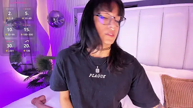 ViolettaColinss online show from 04-28-26, 11:37