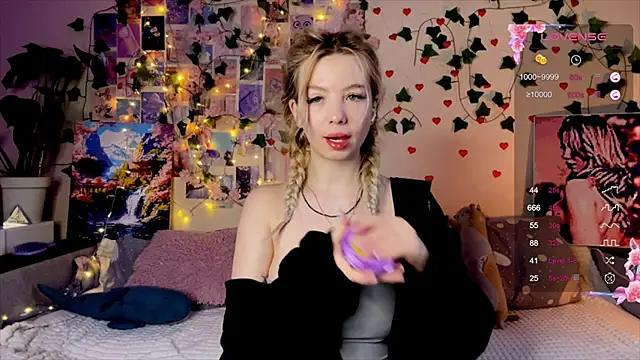 Akari-moon online show from 04-22-26, 03:42