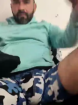 Snapshot of hairyandbigmann chatting on 04-02-26, 08:06 hairyandbigmann online show from 04-02-26, 08:06