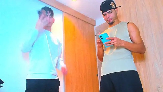 Snapshot of TheBatMansion chatting on 02-12-26, 09:54 TheBatMansion online show from 02-12-26, 09:54