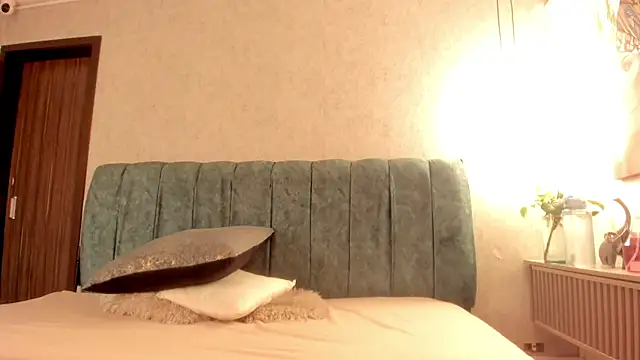 Aleera Walton online show from 04-27-26, 10:08