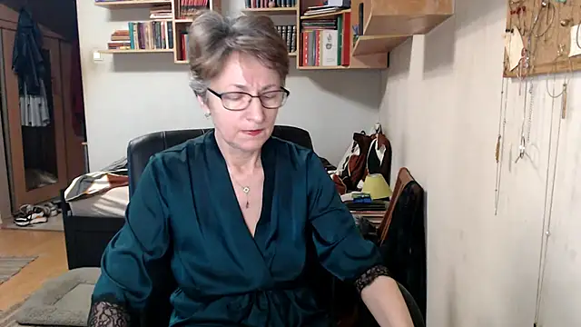 katemodel online show from 09-30-25, 07:24