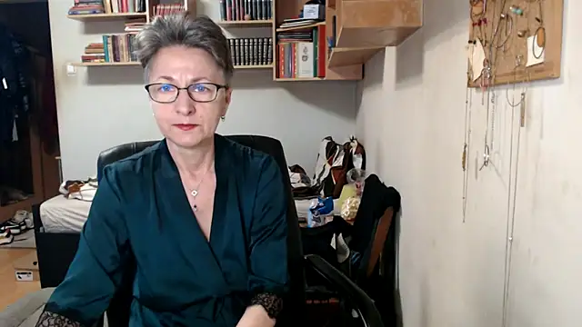 katemodel online show from 10-04-25, 06:55