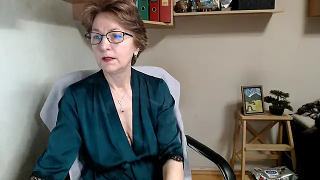 katemodel online show from 01-14-26, 07:47