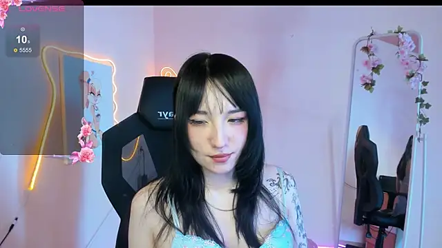 AliceeinWonderlanddd online show from 04-09-26, 07:25