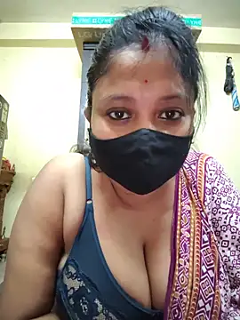 Snapshot of Curvy_Trisha chatting on 06-12-26, 01:21 Curvy Trisha online show from 06-12-26, 01:21