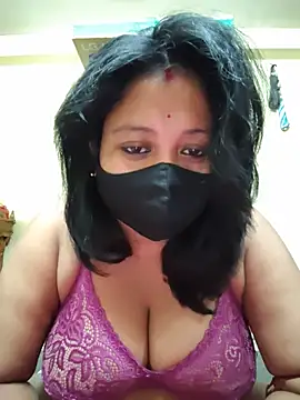 Snapshot of Curvy_Trisha chatting on 06-13-26, 03:32 Curvy Trisha online show from 06-13-26, 03:32